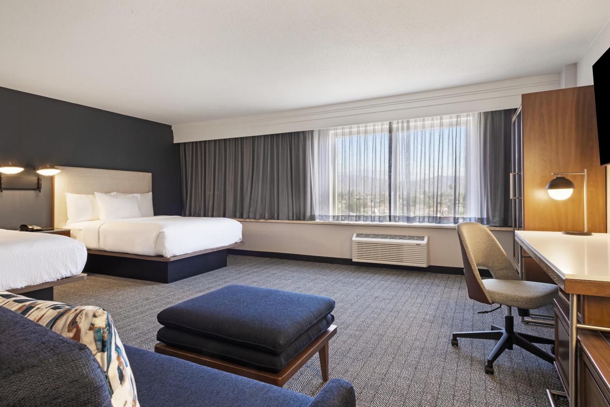 Courtyard By Marriott Baldwin Park Hotel Екстериор снимка